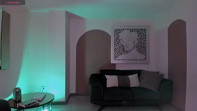 Snapshot of SussyBellX chatting on November 2025 08:20:01 PM SussyBellX online show from November 2025 08:20:01 PM