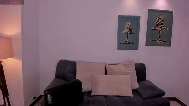 Snapshot of SussyBellX chatting on November 2025 07:29:02 PM SussyBellX online show from November 2025 07:29:02 PM