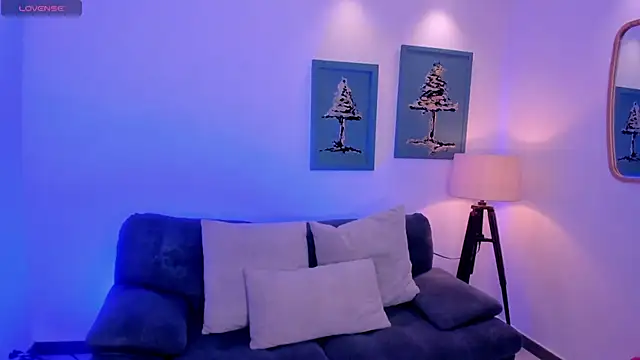 Snapshot of SussyBellX chatting on November 2025 07:36:03 PM SussyBellX online show from November 2025 07:36:03 PM