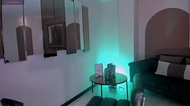 Snapshot of SussyBellX chatting on December 2025 07:55:01 PM SussyBellX online show from December 2025 07:55:01 PM