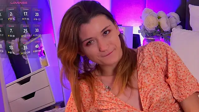 Snapshot of LillySvon chatting on October 2025 04:31:02 PM LillySvon online show from October 2025 04:31:02 PM