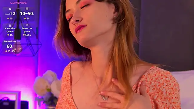 Snapshot of LillySvon chatting on November 2025 04:29:02 PM LillySvon online show from November 2025 04:29:02 PM