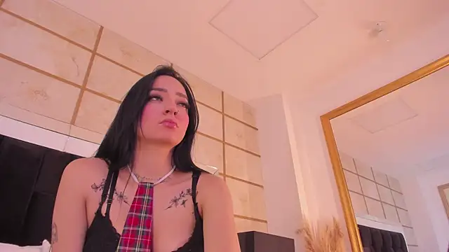 RoxyLior online show from December 2025 03:59:01 AM