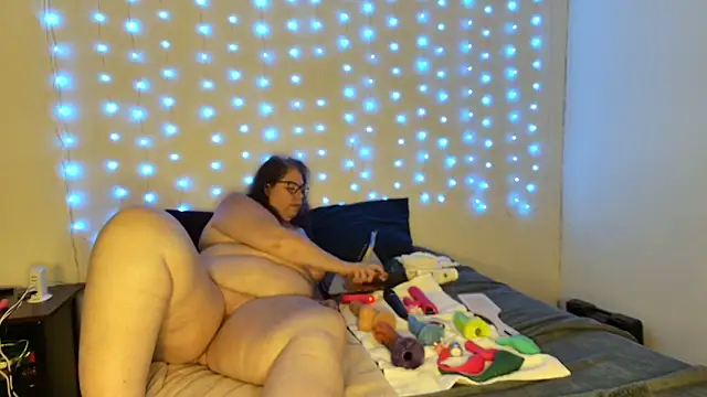 Snapshot of luvely_gurl chatting on June 2026 03:35:01 AM luvely gurl online show from June 2026 03:35:01 AM