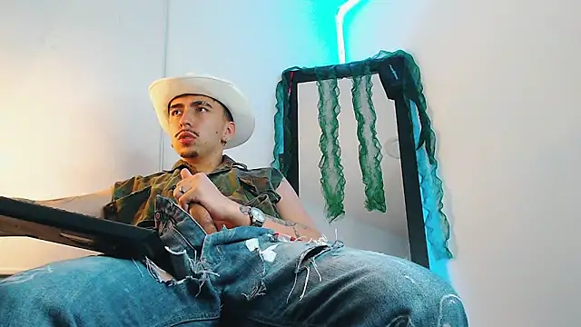 liamty luxor online show from December 2025 04:29:02 AM