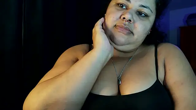 Snapshot of xlatinastar chatting on June 2026 05:00:02 PM xlatinastar online show from June 2026 05:00:02 PM