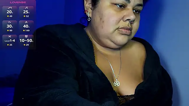 Snapshot of xlatinastar chatting on June 2026 11:03:01 PM xlatinastar online show from June 2026 11:03:01 PM