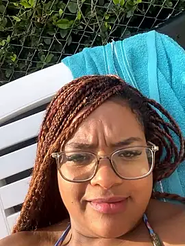 Hill Brownie online show from December 2025 01:27:01 PM