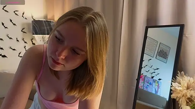 VinnieSerrano online show from November 2025 02:59:02 PM