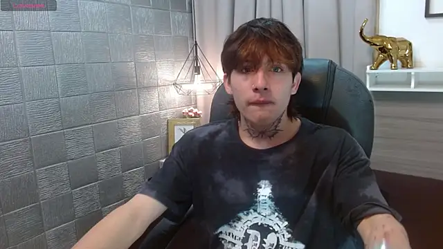 Iantwink18 online show from September 2025 05:27:02 PM