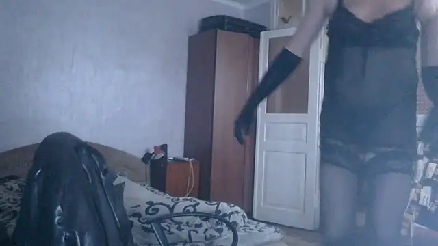 Snapshot of NiraFrost chatting on February 2026 07:18:01 AM NiraFrost online show from February 2026 07:18:01 AM