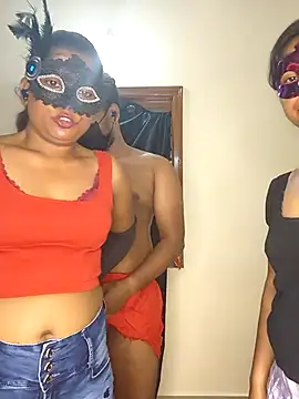 Family02 online show from October 2025 04:38:01 PM