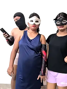 Family02 online show from April 2026 10:35:02 AM