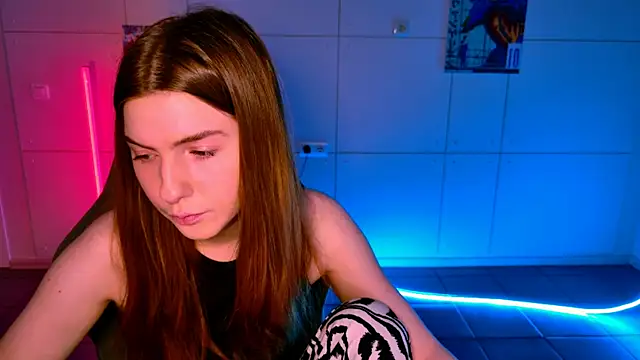 Snapshot of AliceCUNTach chatting on November 2025 05:08:02 AM AliceCUNTach online show from November 2025 05:08:02 AM