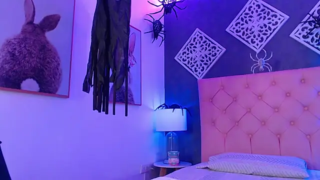 Maia Reficco online show from October 2025 12:16:01 PM