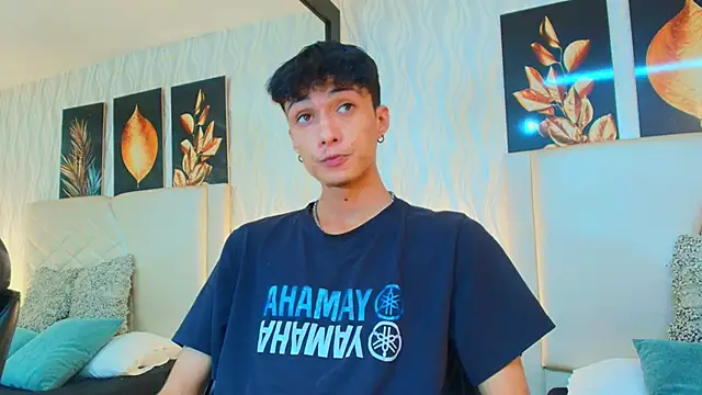 Lean Portman online show from September 2025 09:06:02 PM