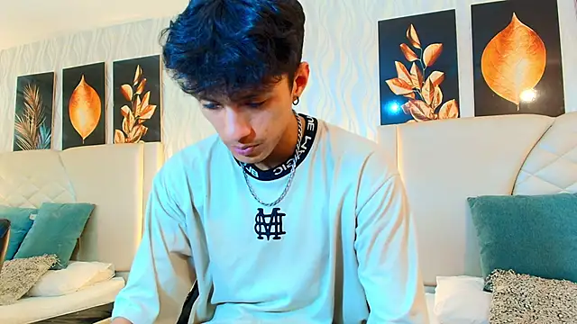 Lean Portman online show from October 2025 08:21:02 PM