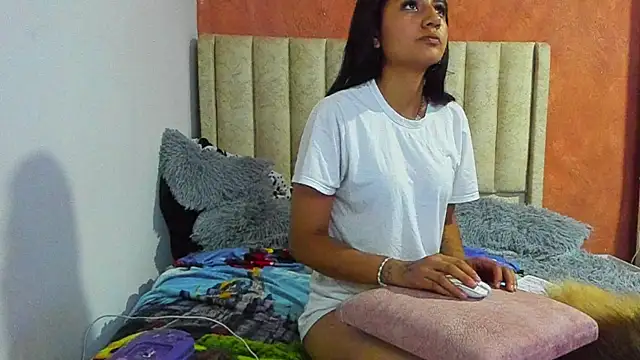 Naomi 205 online show from December 2025 04:28:02 AM