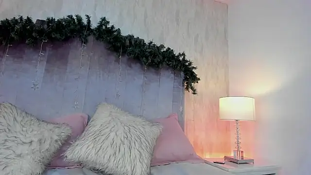 Snapshot of salma_lutz chatting on November 2025 12:53:02 PM salma lutz online show from November 2025 12:53:02 PM