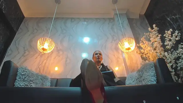 Nicollemillf online show from January 2026 09:18:01 PM