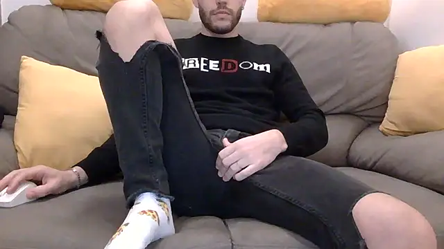 Amicisegreti online show from December 2025 09:22:02 PM