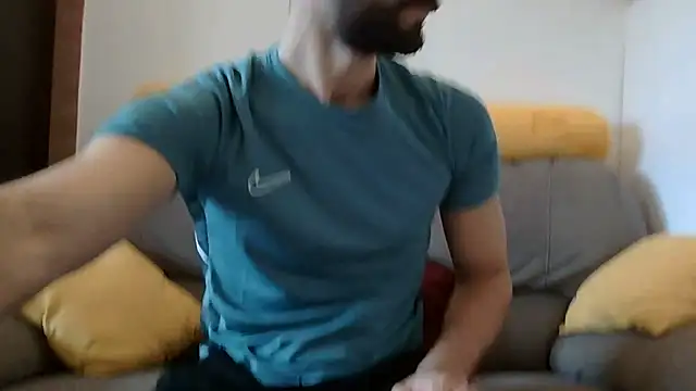 Amicisegreti online show from December 2025 11:06:02 AM