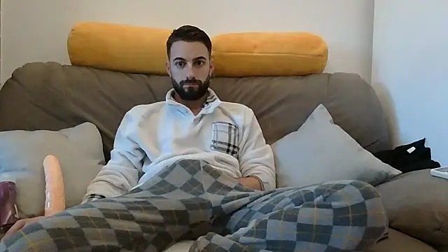 Amicisegreti online show from February 2026 06:36:02 AM