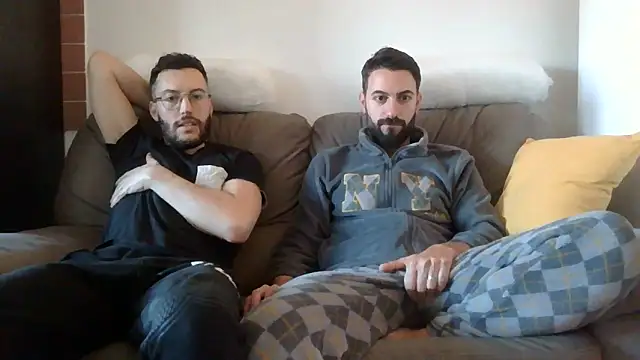 Amicisegreti online show from April 2026 05:30:01 AM