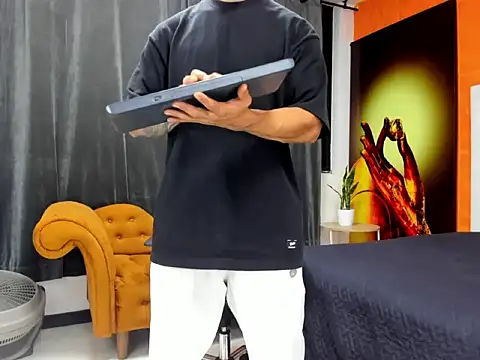 Snapshot of adrian_ray chatting on November 2025 05:52:01 PM adrian ray online show from November 2025 05:52:01 PM