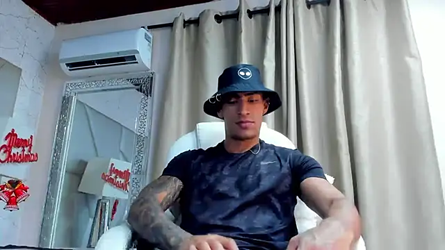 Snapshot of adrian_ray chatting on December 2025 06:04:01 PM adrian ray online show from December 2025 06:04:01 PM