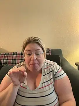 sexymommy1988 online show from September 2025 05:05:02 PM