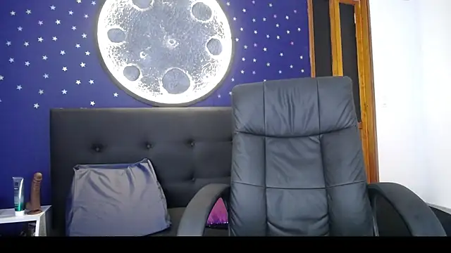 Olivia11  online show from September 2025 03:12:02 PM