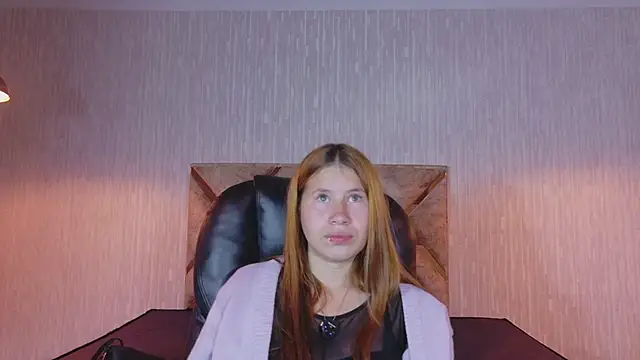 Olivia11  online show from February 2026 04:45:02 PM