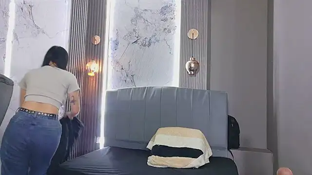 Olivia11  online show from April 2026 04:41:02 PM