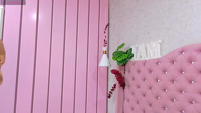 SofiaWildee online show from October 2025 08:37:02 PM