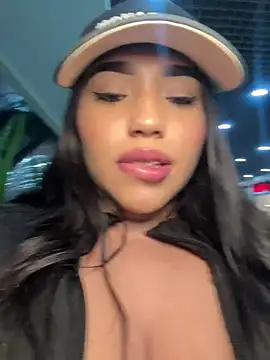 SofiaWildee online show from June 2026 11:07:01 PM