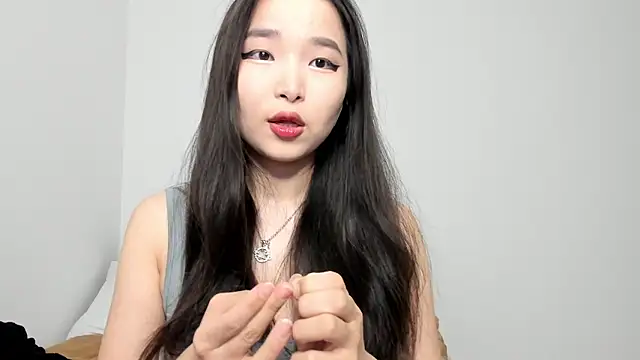 Soyun Mia online show from April 2026 01:39:01 PM