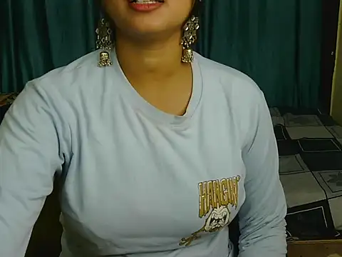 priya-kumari22 online show from October 2025 04:21:01 AM