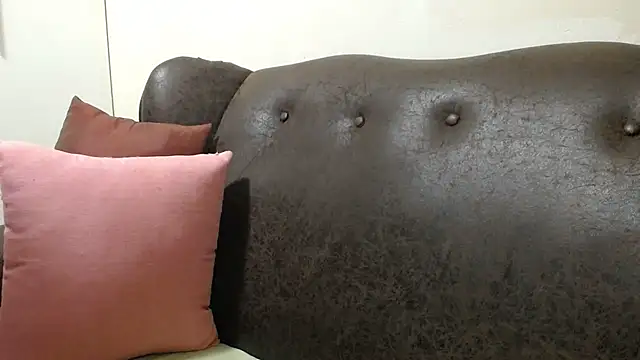 bustylaura4u online show from February 2025 10:14:02 PM