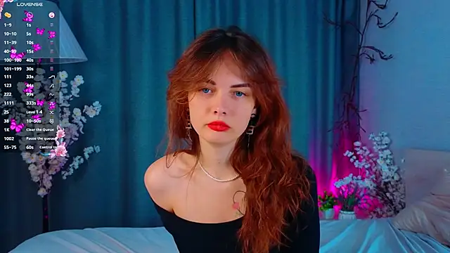 LisaDrake online show from September 2025 07:28:01 PM