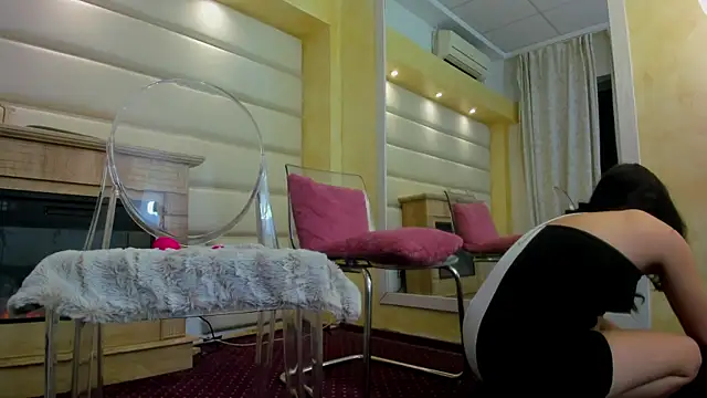 Jelly Bee online show from October 2025 07:32:01 PM