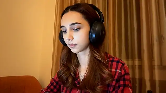 LinaMour online show from September 2025 10:22:01 PM