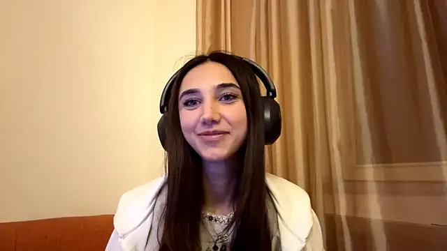 LinaMour online show from September 2025 11:10:02 PM