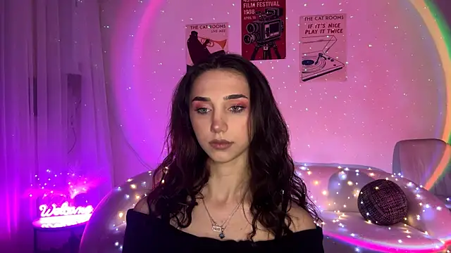 LinaMour online show from April 2026 10:22:02 PM