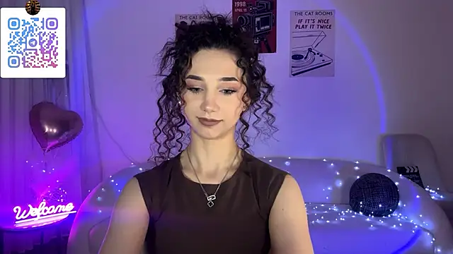 LinaMour online show from June 2026 10:11:02 PM
