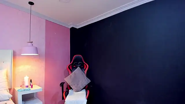 SkylerBloomm online show from October 2025 03:18:02 AM