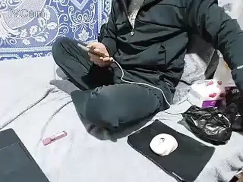 Snapshot of yazinyazin1 chatting on February 2026 07:50:02 PM yazinyazin1 online show from February 2026 07:50:02 PM