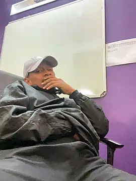 fitsexyman online show from October 2025 02:39:01 PM