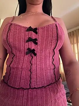 Snapshot of DulceZyra chatting on February 2026 06:14:01 PM DulceZyra online show from February 2026 06:14:01 PM