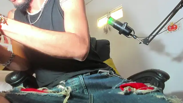 LovexJuxn  online show from November 2025 12:16:02 PM